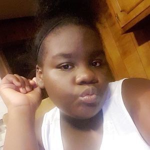 Meet your Posher, Tia